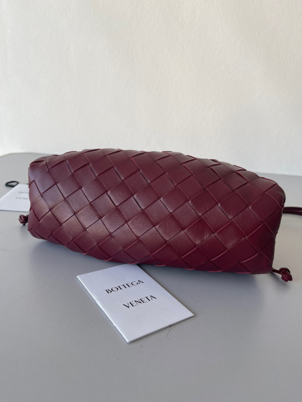 Bo*te*ga ve*ne*ta mini pouch