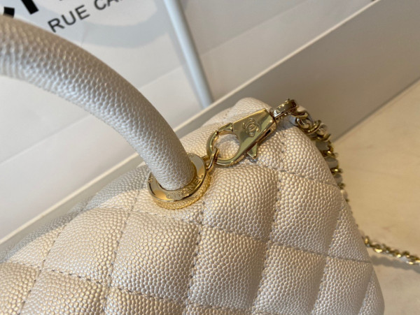 CL FLAP BAG WITH TOP HANDLE