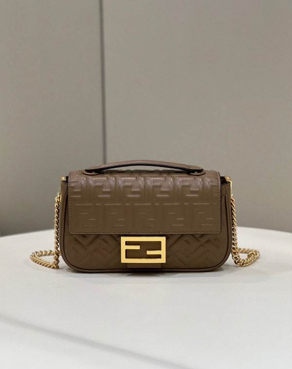 F**di baguette chain midi 397b98-24*14*7cm