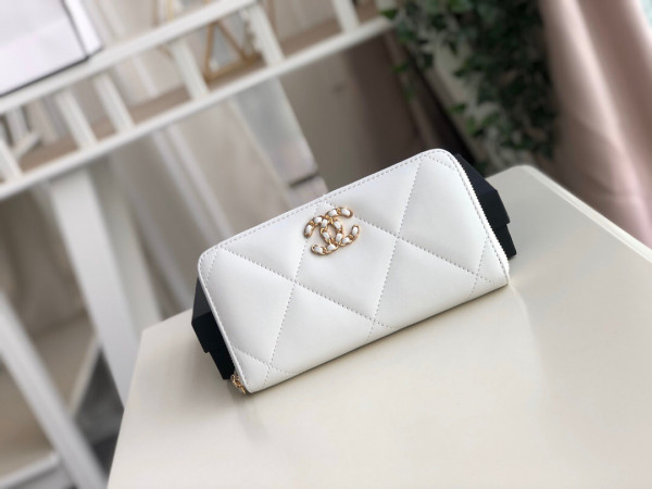 CL 19 ZIPPED WALLET