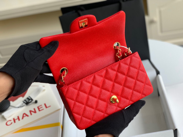CL FLAP BAG CAVIAR