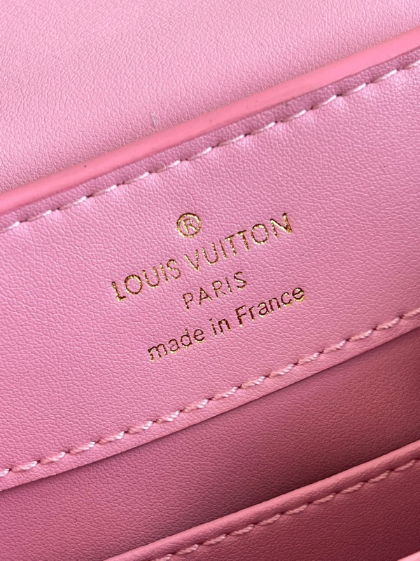 l**is V*t*n capucines mini