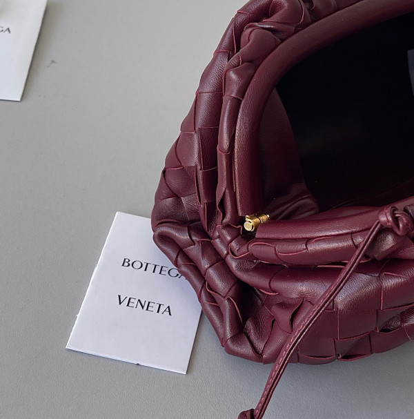 Bo*te*ga ve*ne*ta mini pouch