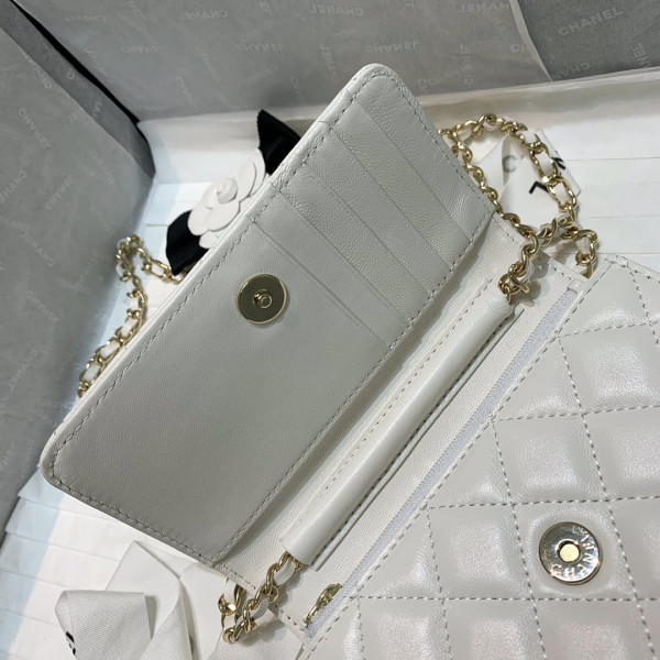 CL MINI WALLET ON CHAIN
