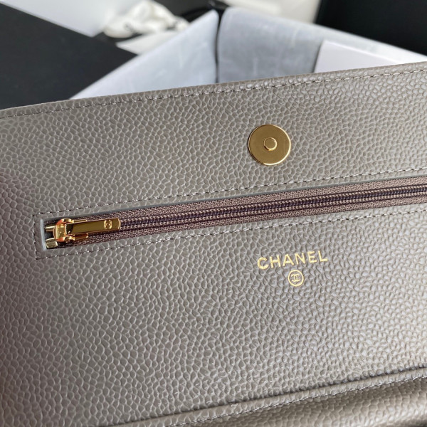CL CHAIN WALLET CAVIAR NEW EDITION