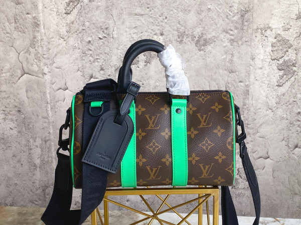 l**is V*t*n keepall bandouliÈre 25