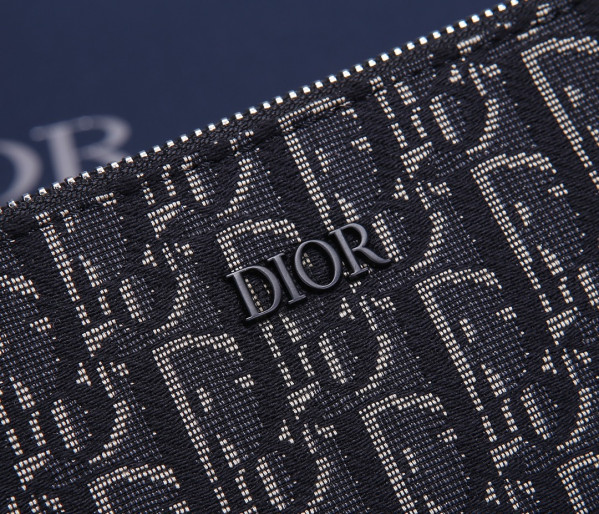 D*or pouch