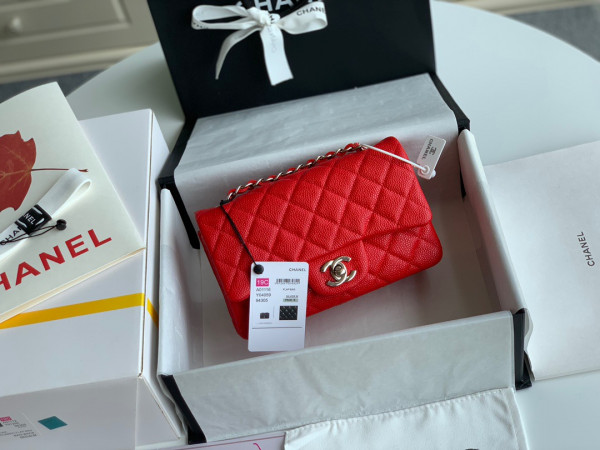 CL FLAP BAG CAVIAR
