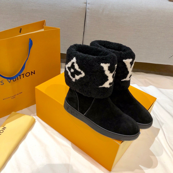 l**is V*t*n boots