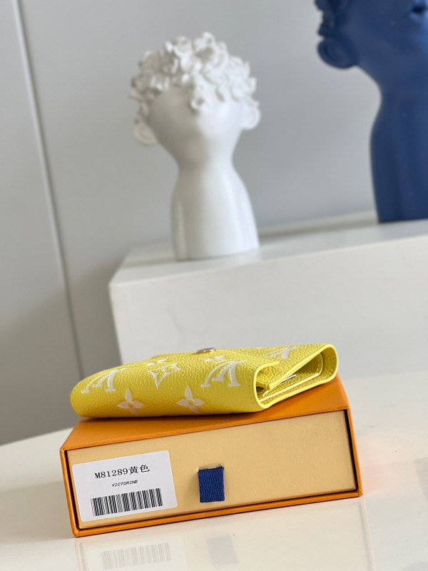 l**is V*t*n victorine wallet