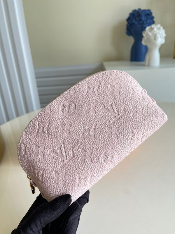 l**is V*t*n cosmetic pouch