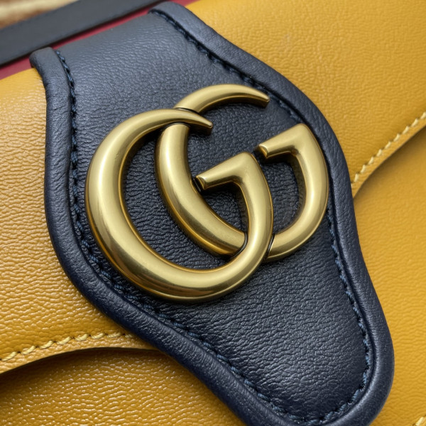 G*u*i small shoulder bag with double g