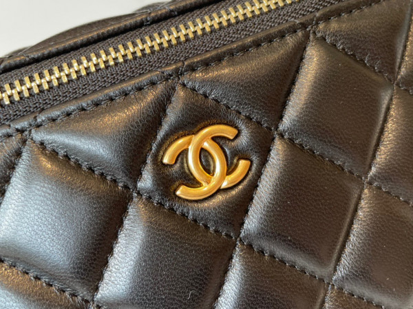 CL VANITY CASE