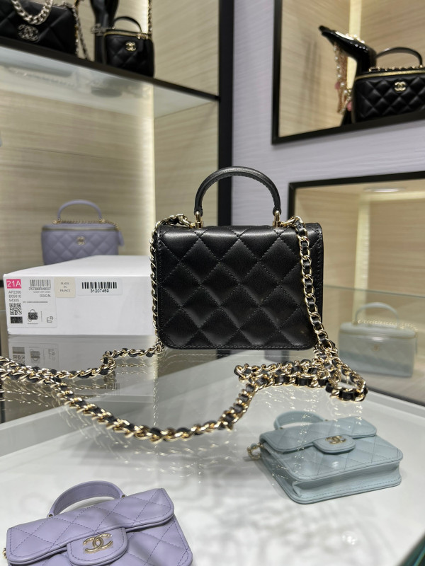CL FLAP COIN PURSE WITH CHAIN