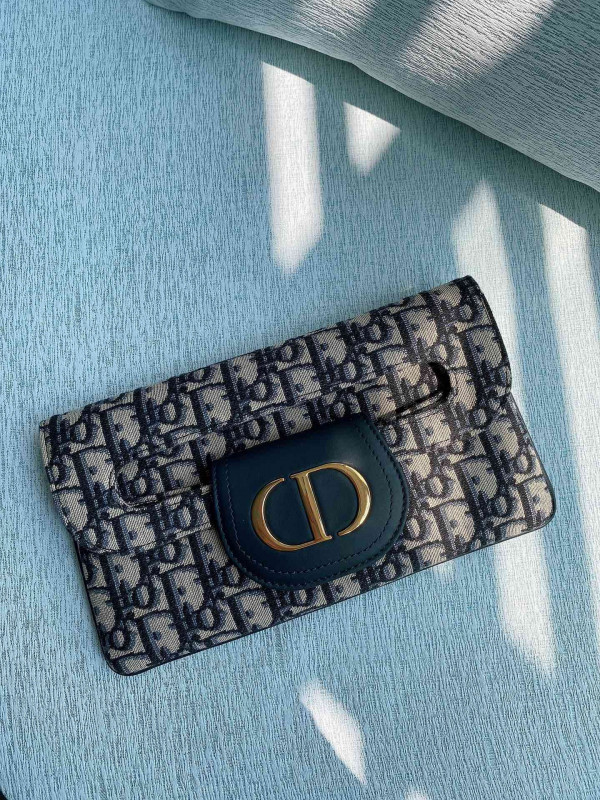 D*ordouble small bag