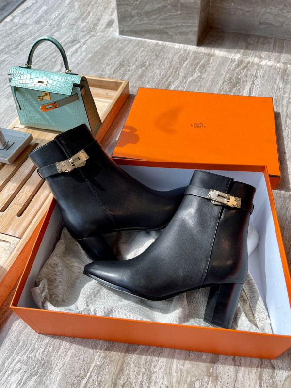 H**mes boots