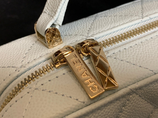 CL VANITY CASE