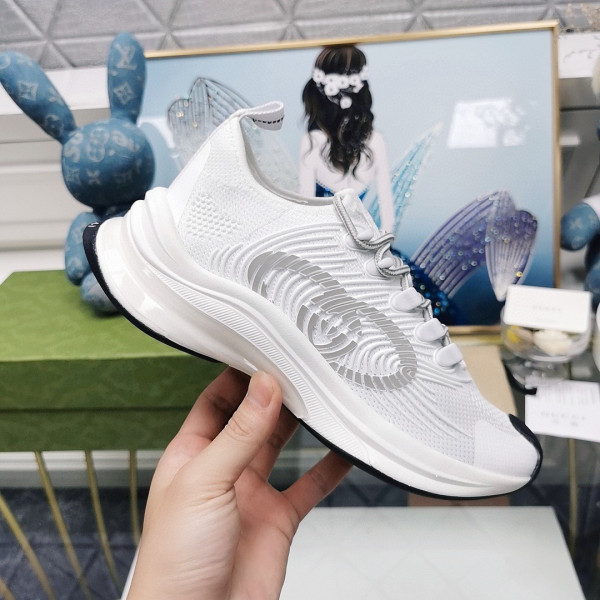 G*u*i run sneaker