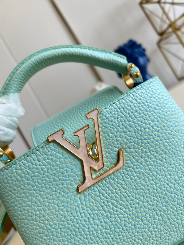 l**is V*t*n capucines mini