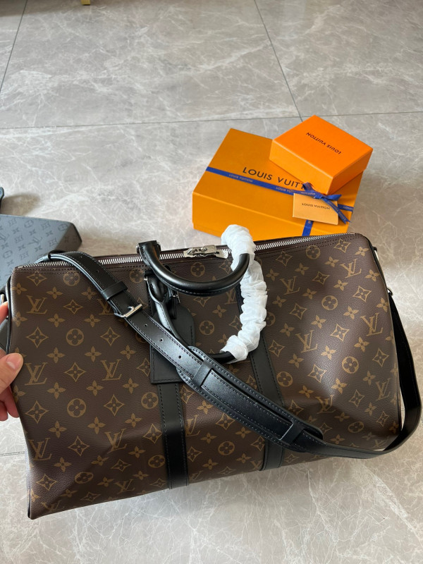 l**is V*t*n keepall 45