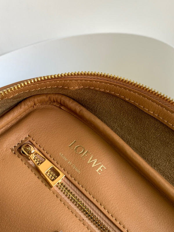 LOEWE Amazona 28 bag