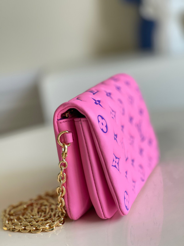 l**is V*t*n pochette coussin