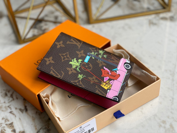 l**is V*t*n passport cover