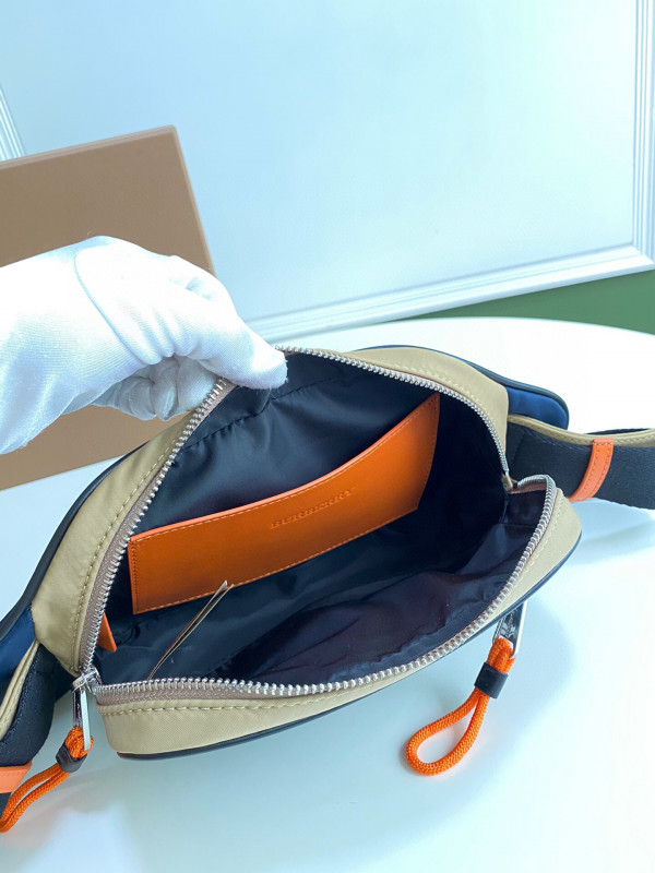 B**rry bum bag