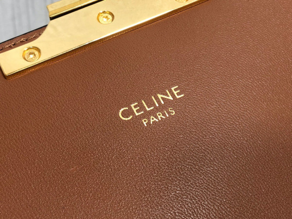 Ce**e medium triomphe bag