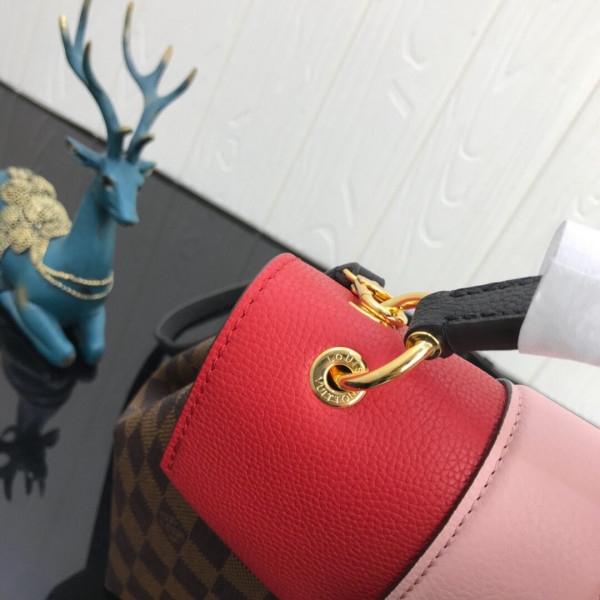 l**is V*t*n clapton backpack