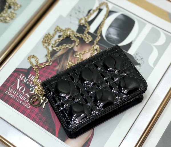 lady D*or nano pouch