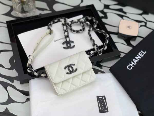 CL BELT FLAP CARD HOLDER