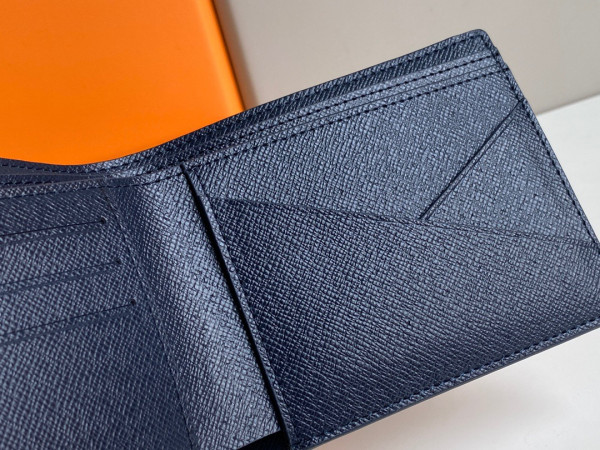 l**is V*t*n multiple wallet