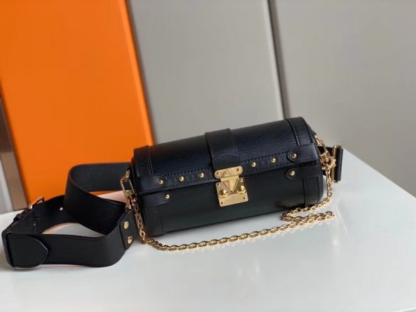 l**is V*t*n papillon trunk
