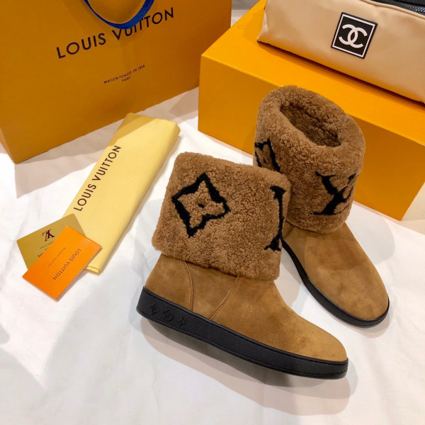 l**is V*t*n boots
