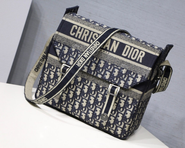 D*or oblique D*orcamp messenger bag