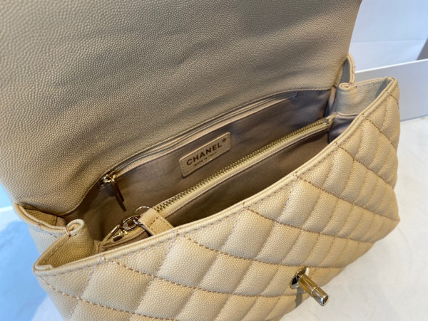 CL LARGE FLAP BAG WITH TOP HANDLE