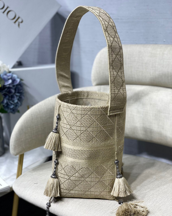 D*or d-bubble bucket bag