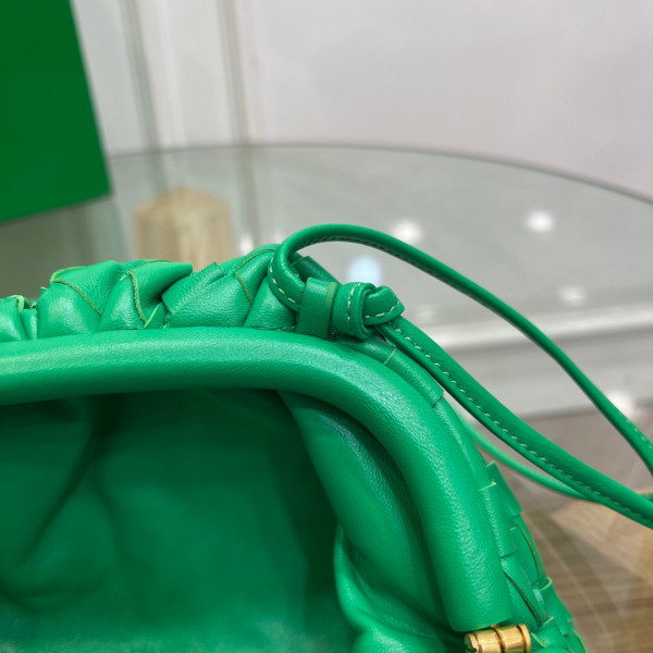 Bo*te*ga ve*ne*ta mini pouch