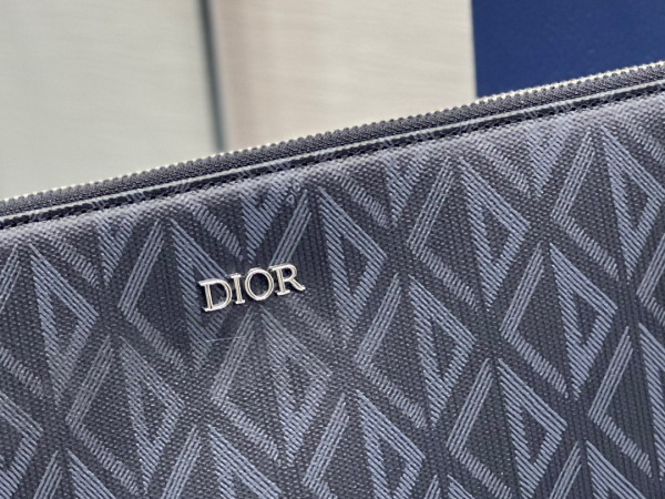 D*or pouch