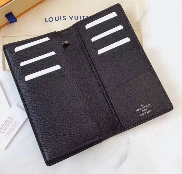 l**is v*t*n S*p*e wallet