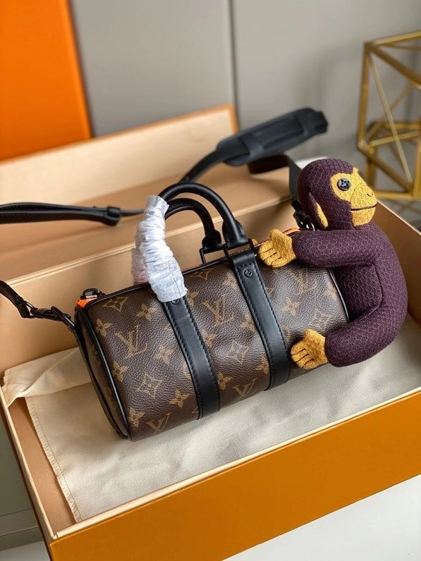 l**is V*t*n keepall xs