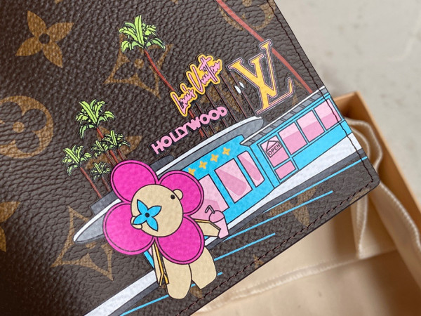 l**is V*t*n passport cover