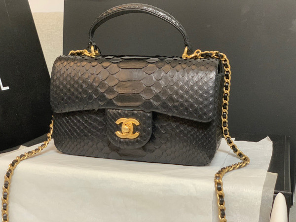 CL MINI FLAP BAG WITH TOP HANDLE