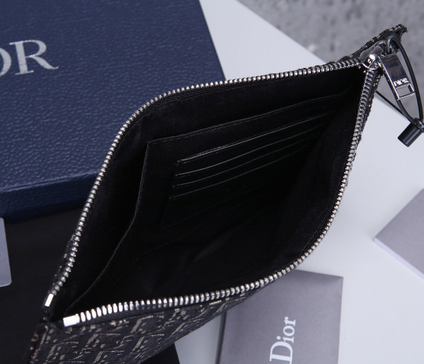 D*or pouch