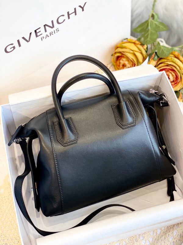 GIVENCHY ANTIGONA SOFT