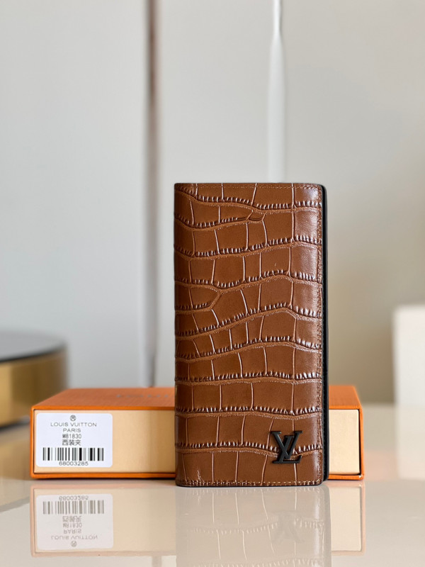 l**is V*t*n brazza wallet