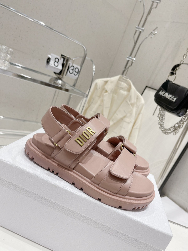D*oract sandal