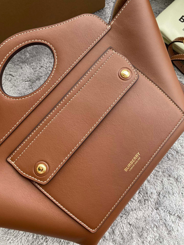 B**rry pocket tote