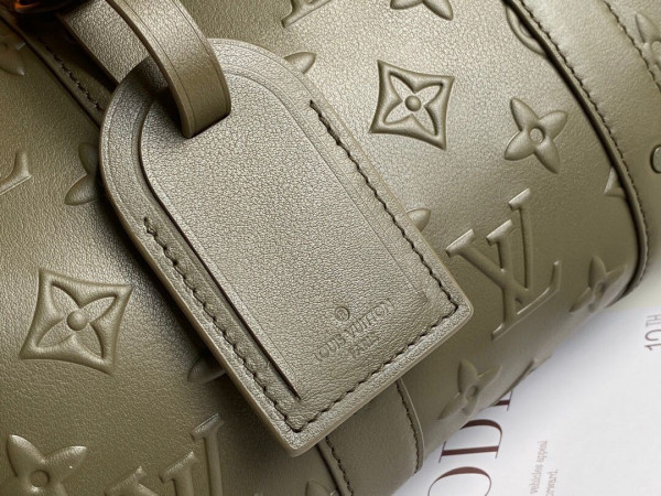 l**is V*t*n city keepall